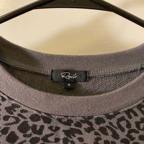 RAILS Marcie Cheetah Animal Print Crewneck Pullover Gray/Black Sz Small - Picture 4 of 9
